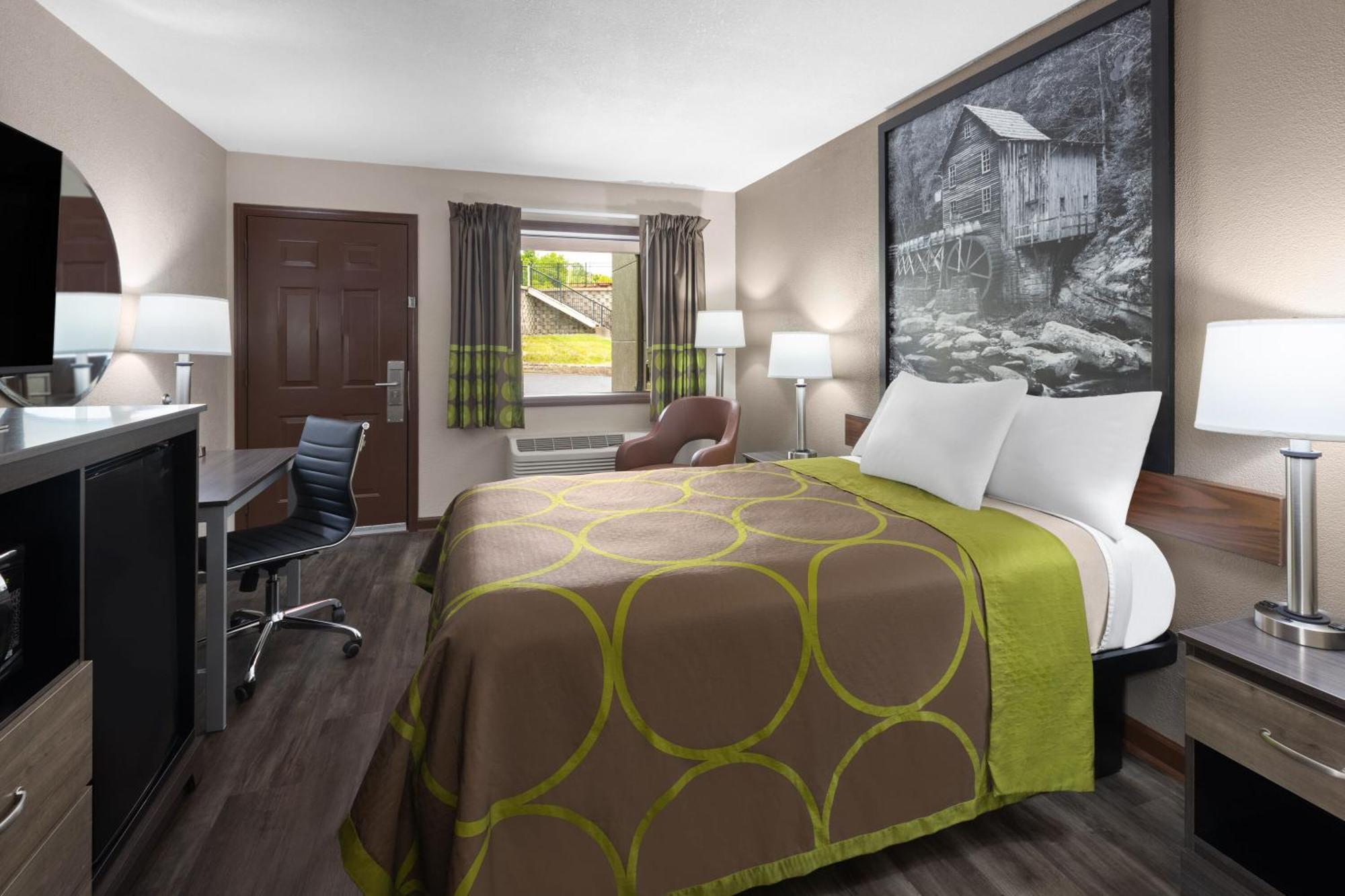 Super 8 By Wyndham Bridgeport/clarksburg Area
