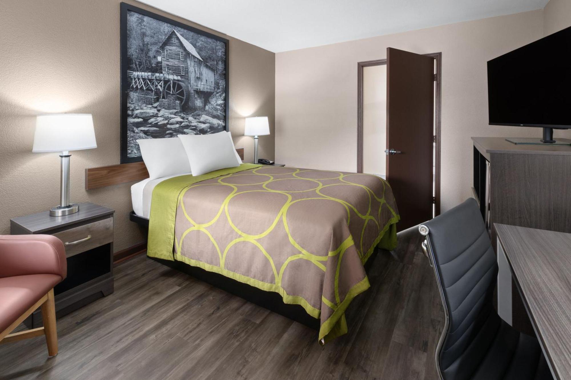 Hotel Super 8 By Wyndham Bridgeport/clarksburg Area Bridgeport