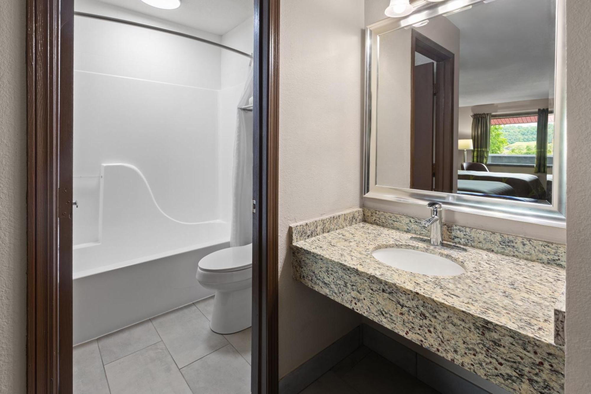 Super 8 By Wyndham Bridgeport/clarksburg Area 3*