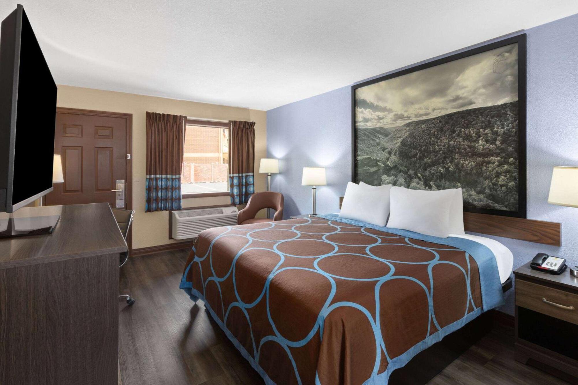Hotel Super 8 By Wyndham Bridgeport/clarksburg Area Bridgeport