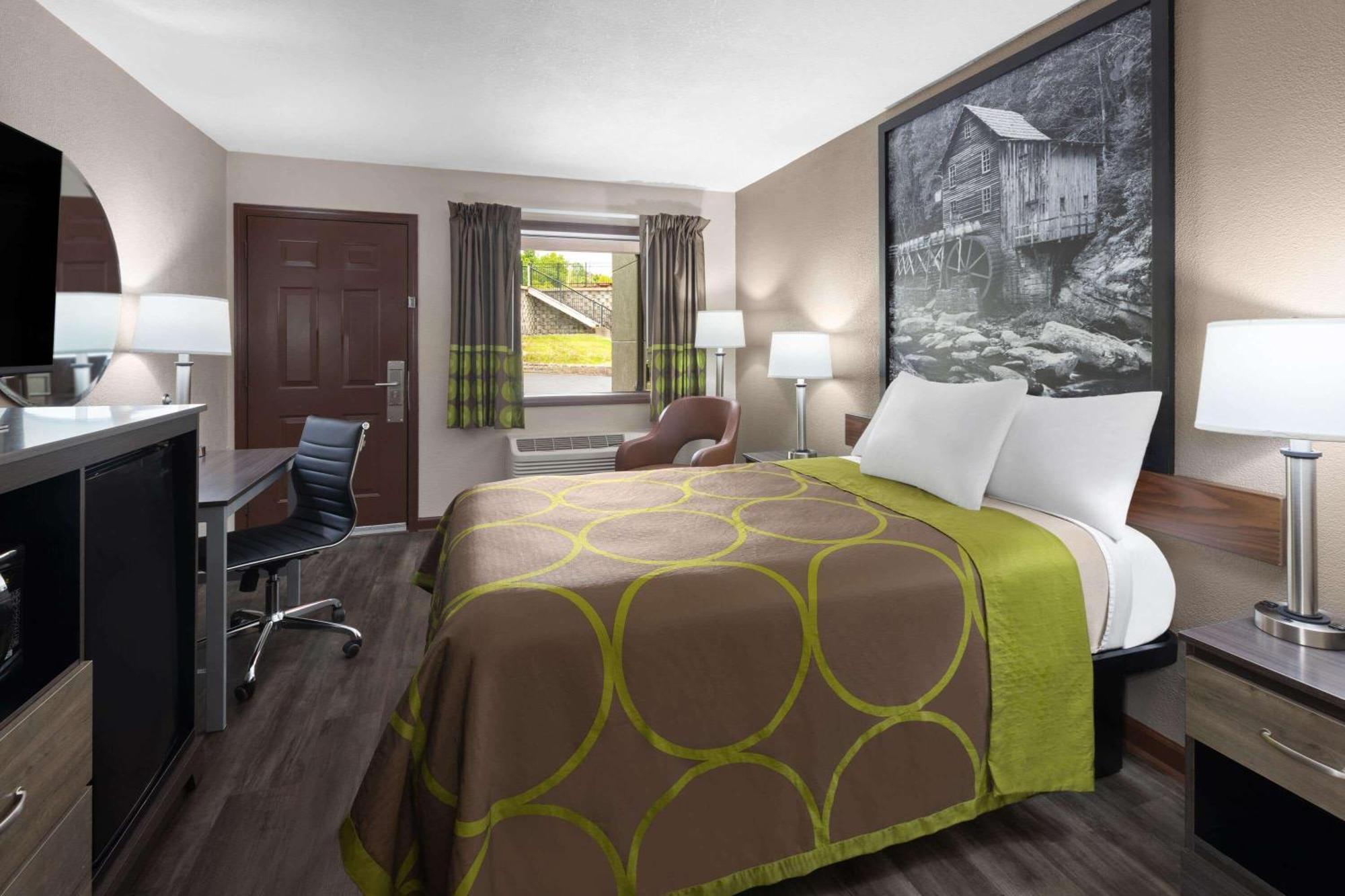 Hotel Super 8 By Wyndham Bridgeport/clarksburg Area 3*