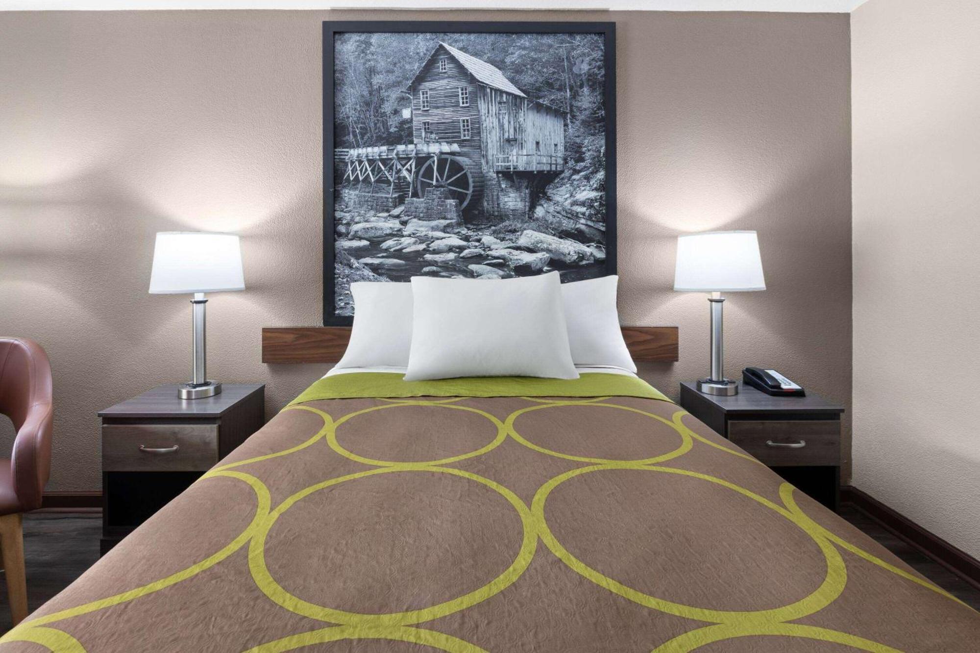 Super 8 By Wyndham Bridgeport/clarksburg Area Hotel Bridgeport
