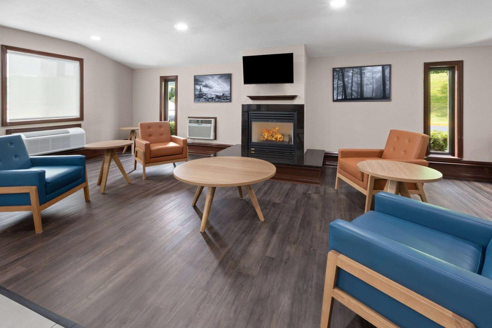 Super 8 By Wyndham Bridgeport/clarksburg Area Hotel 3*