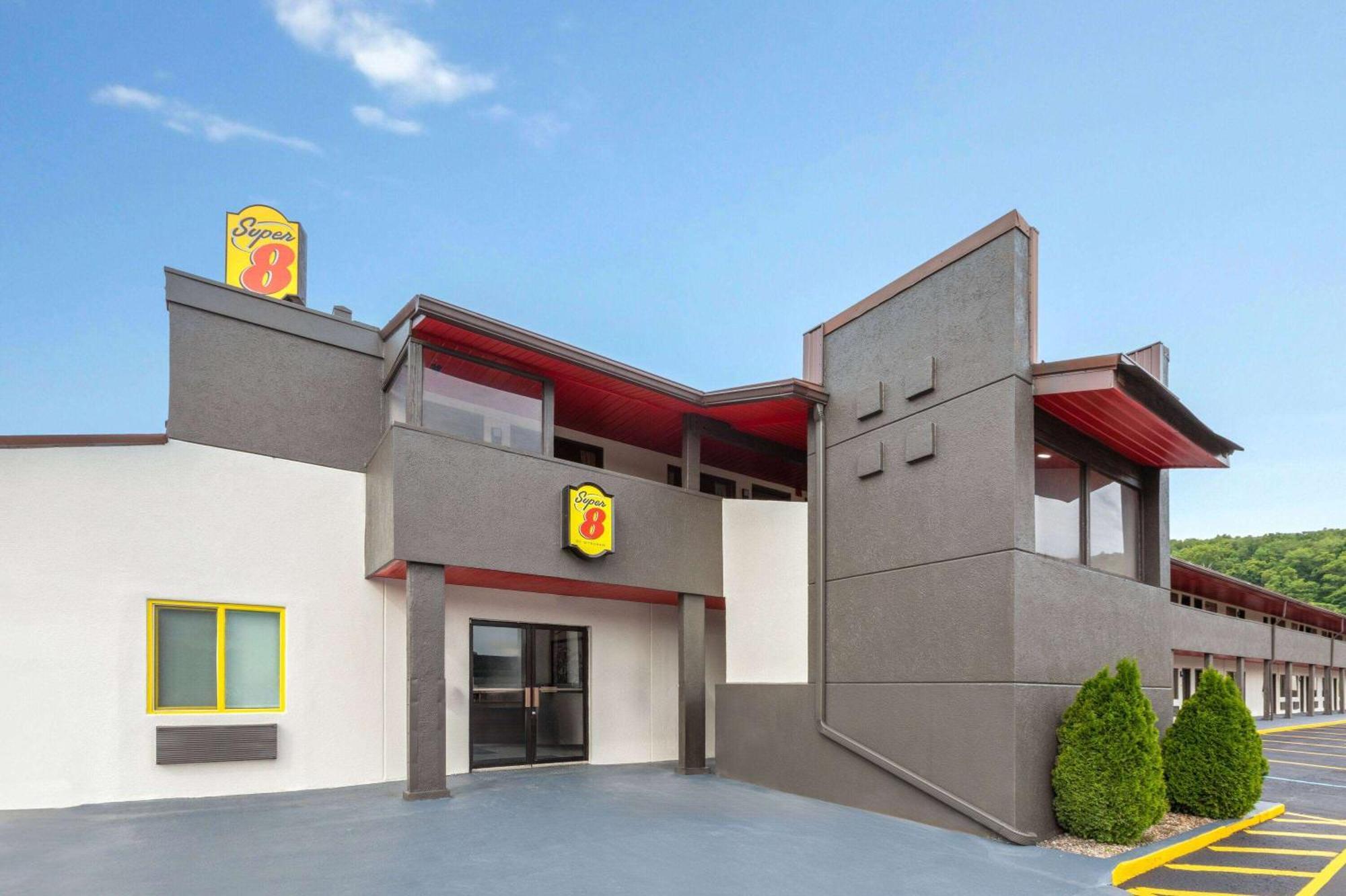 Super 8 By Wyndham Bridgeport/clarksburg Area Bridgeport